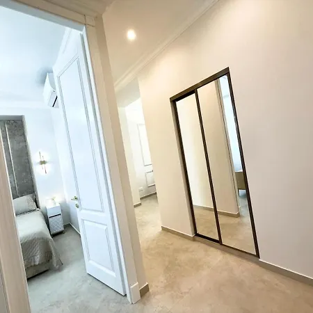 דירה With Garden Near And Tram *